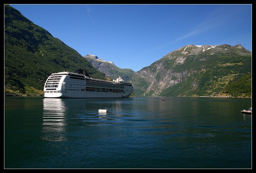 námořní výletní loď v Geriangerfjordu_4268.jpg