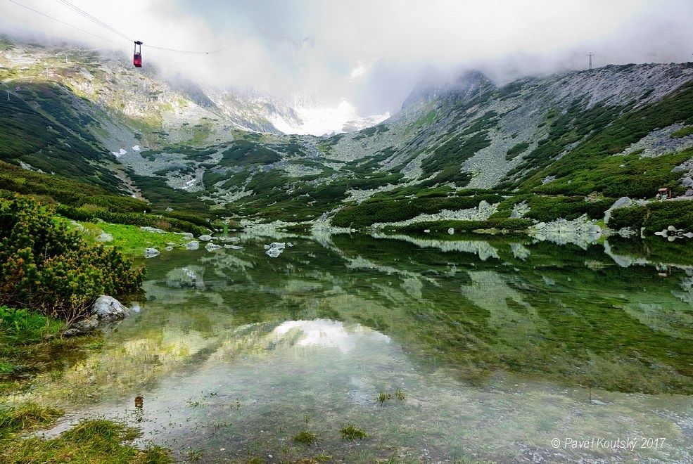 003 Skalnaté pleso, lanovka jede do mlhy 172206_1